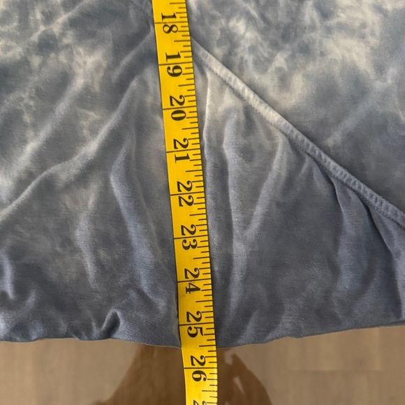 American Eagle Outfitters Blue Tie-Dye V-Neck Blouse - Picture 8 of 8